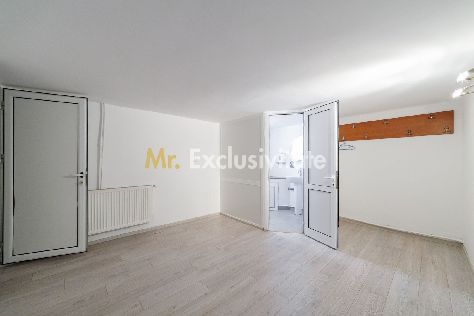 Proprietate multifunctionala | Doua cladiri | 581 mp | Pitesti - Poză 4