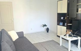 De inchiriat apartament 2 camere, Piața Centrală, et. 4, renovat, 450 eur - Poză 4