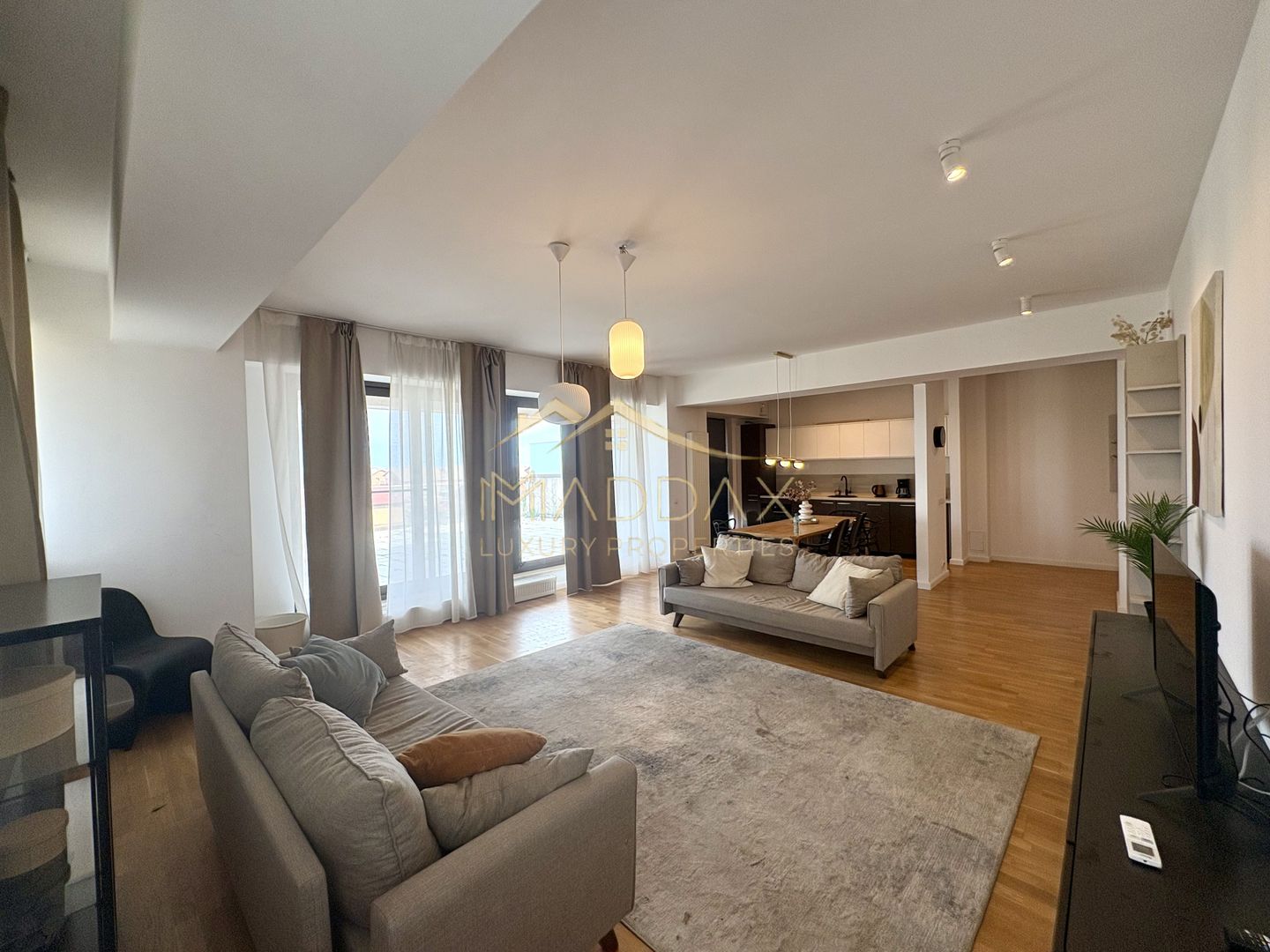 APARTAMENT de LUX cu 3 CAMERE cu Terasa si loc de parcare - Poză 5