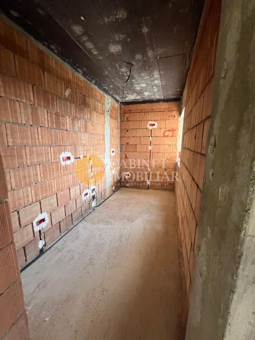 Duplex 5 Camere  3 Bai 124MP Intrare BREAZU cu VEDERE PANORAMICA - Poză 4