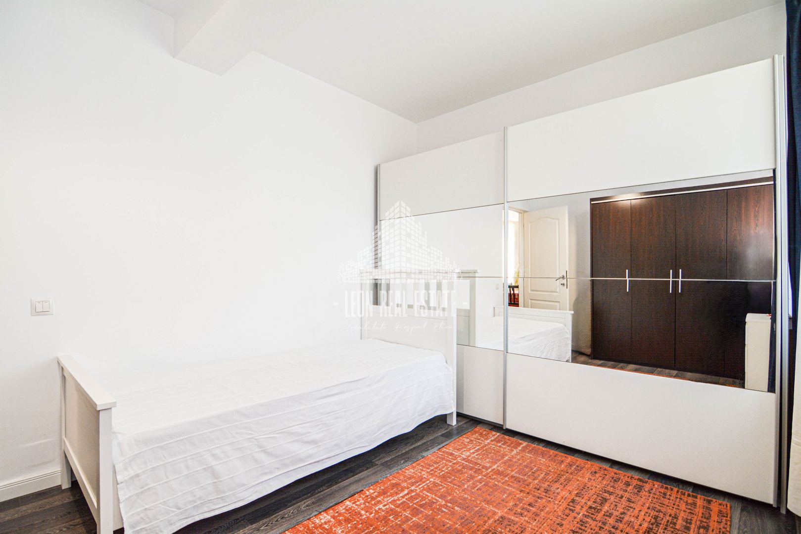 Apartament cu 2 dormitoare si loc de parcare in Floresti, zona Terra - Poză 13