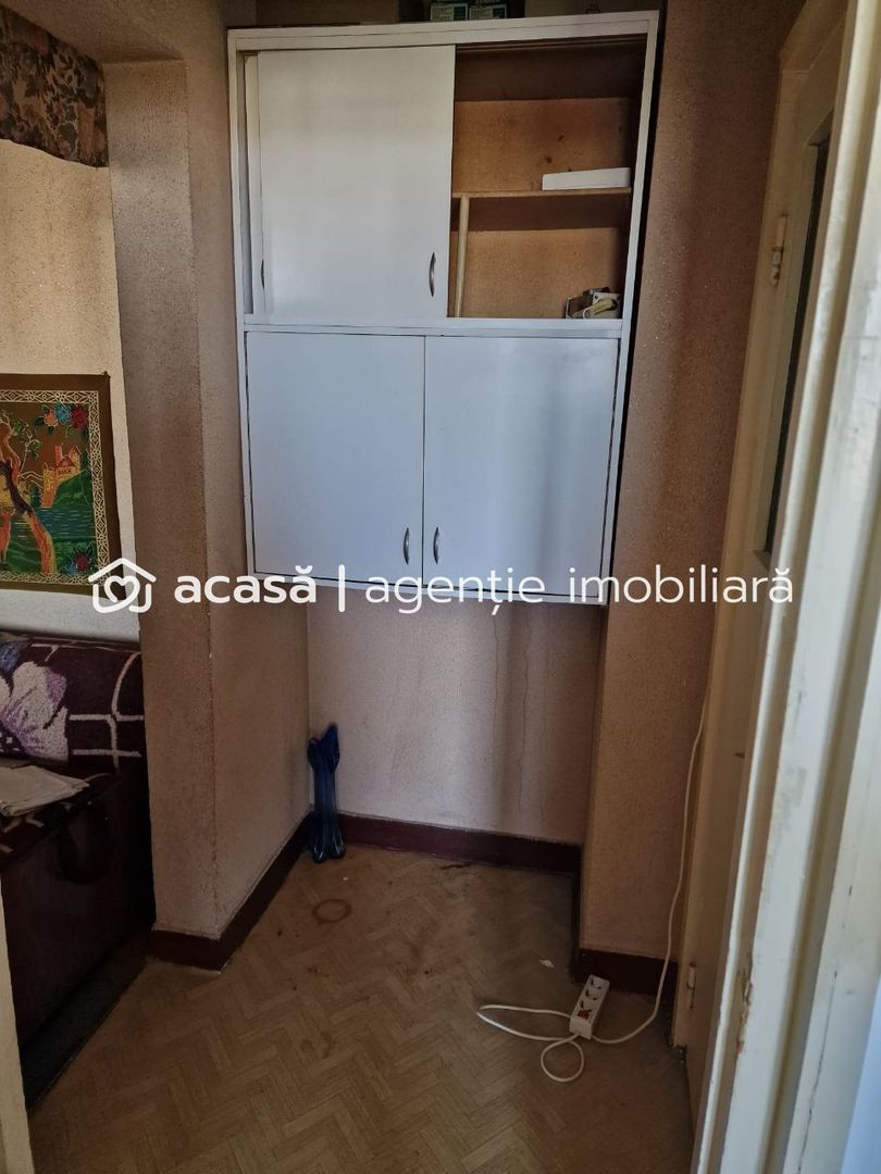 VÂNDUT Apartament cu 2 camere et.8 Vlaicu - Poză 4