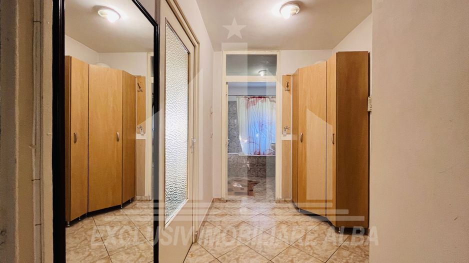 Apartament 3 camere de vanzare, zona Cetate, etaj 1, decomandat - Poză 4