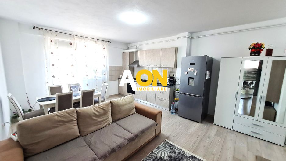 Apartament 3 Camere, 72 mp, Decomandat, Etaj 3, Zona Ampoi 3 - Poză 1