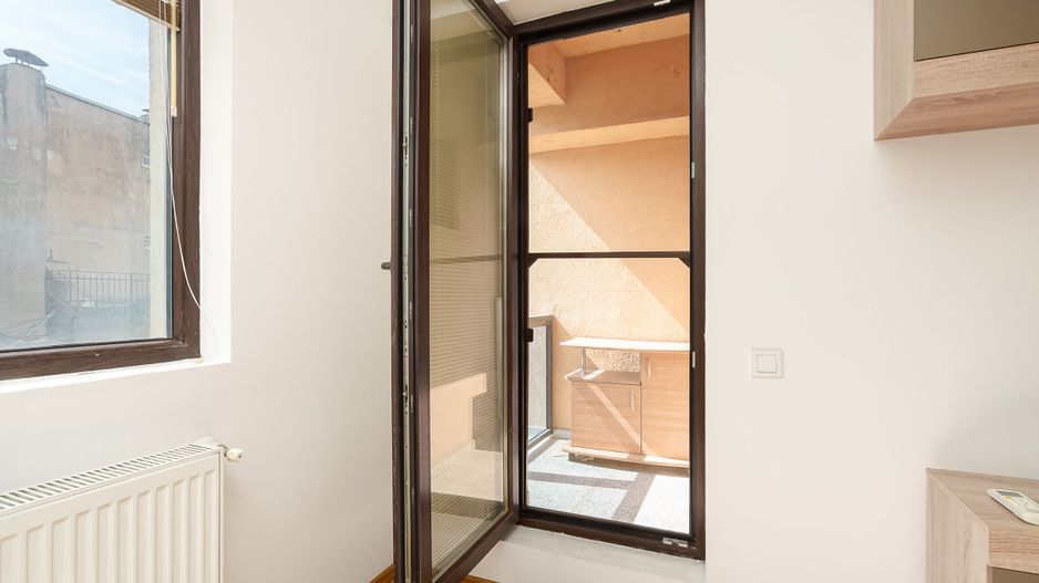 Garsoniera de inchiriat, zona Piata Alba Iulia - Arogant - planul doi - Poză 7