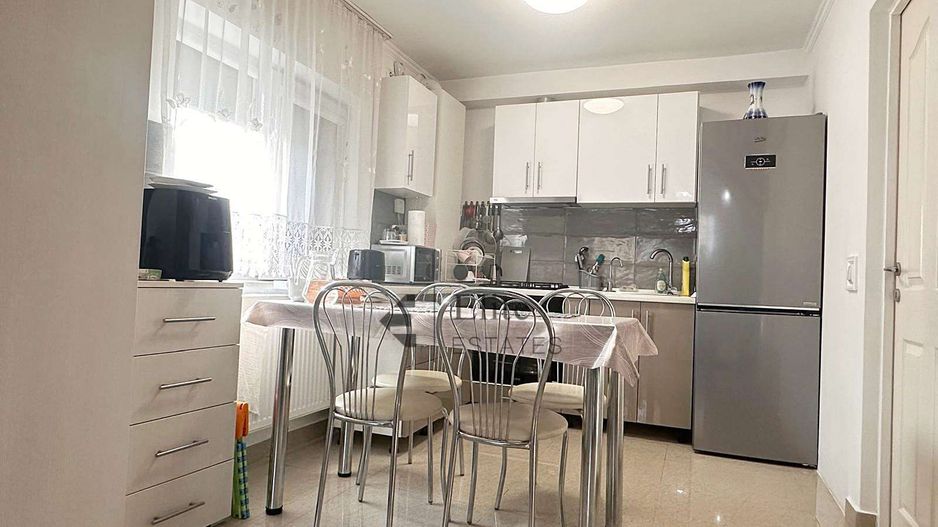 Casă cochetă intr-o zonă centrală foarte apreciata din Oradea - Poză 2