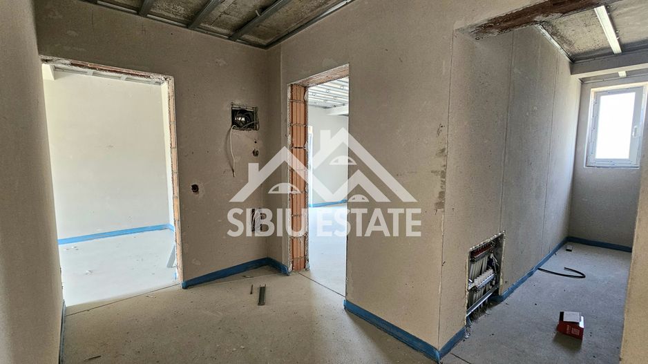 Casa noua 4 camere Selimbar central - Poză 23