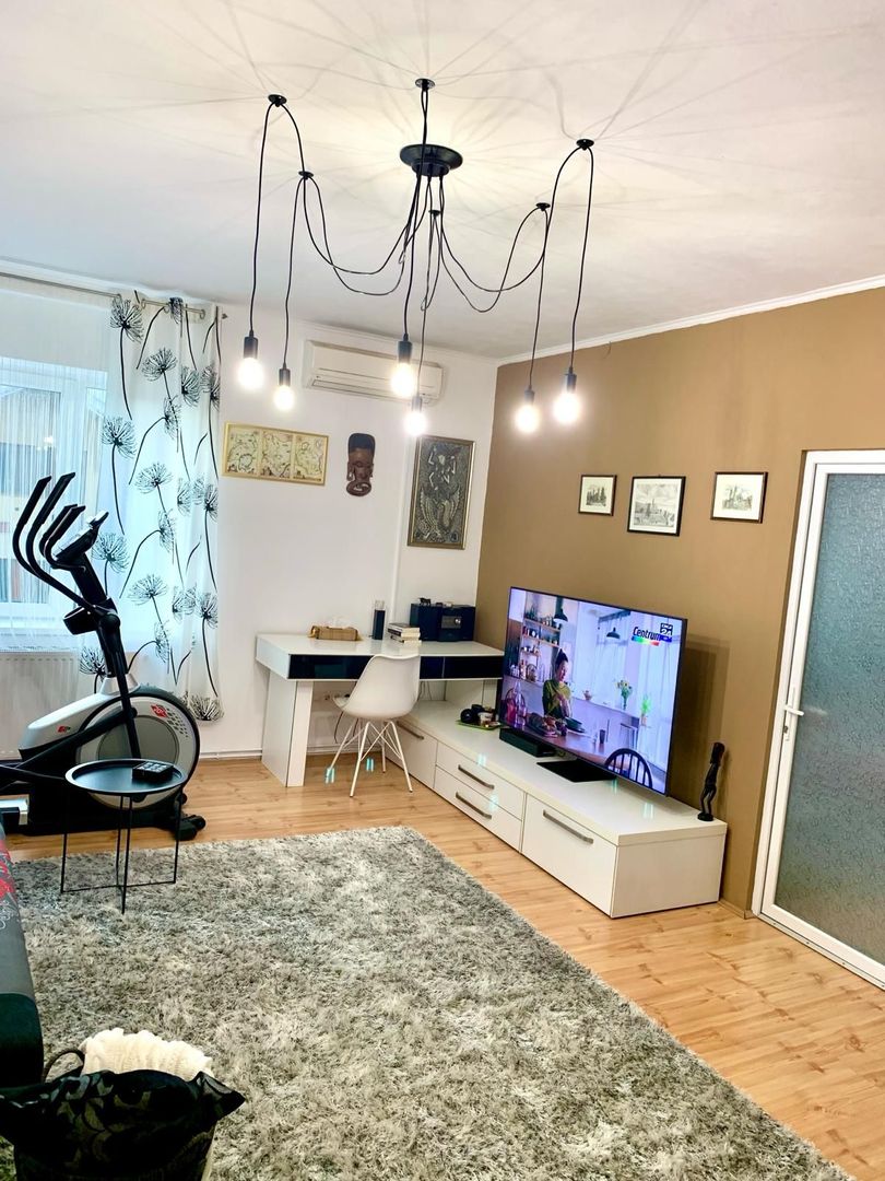 ageuropa.ro vinde ap 2 cam 65mp la etajul 2 în zona ULTRACENTRALA. - Poză 3