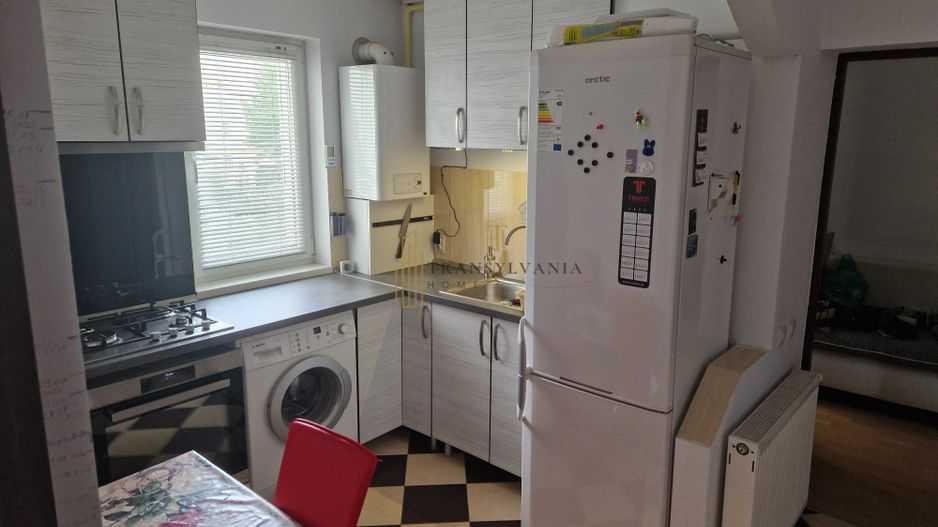 Apartament 3 camere - decomandat, mobilat, etaj 2/4, Cisnadie - Poză 8