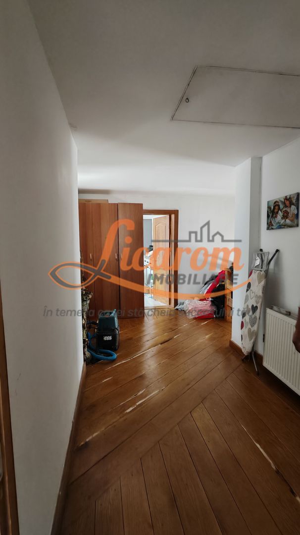 Vila P+E Bartolomeu,4 camere,4 bai,curte,garaj. - Poză 10