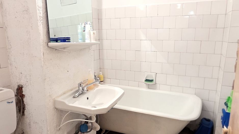 Apartament cu 3 camere, etaj 1 (parter cu demisol), VASLUI zona CENTRU; - Poză 9