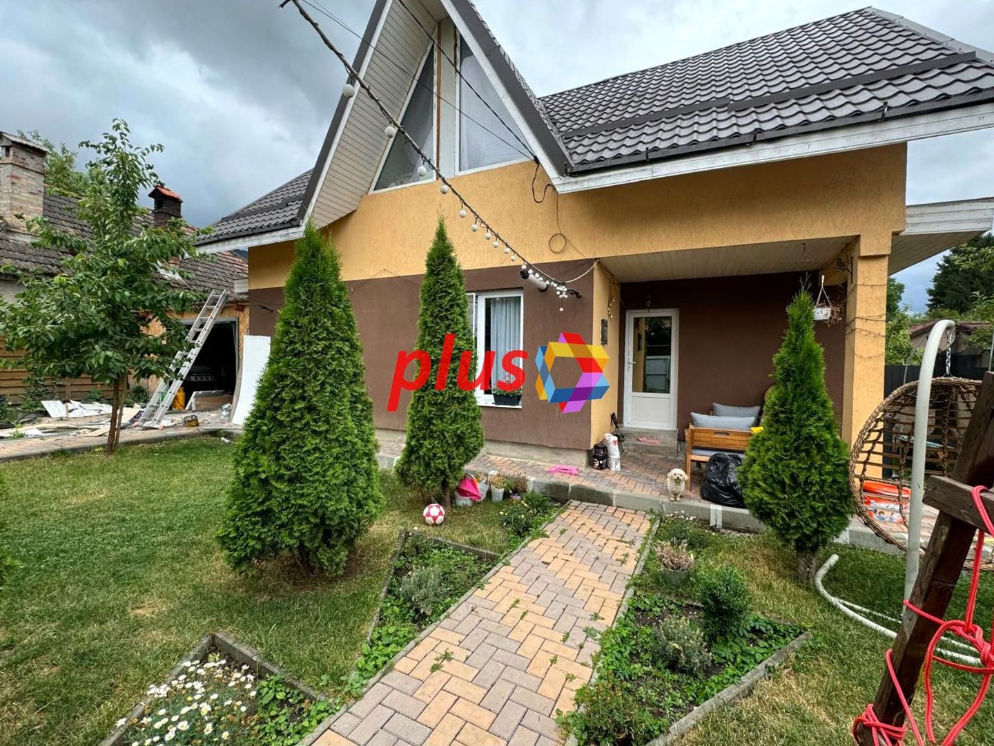 Casa individuala Sacele, 130 mp + 20 mp garaj + 300 mp curte - Poză 1