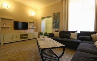 Apartament 4 camere, lux, zona Centrala! - Poză 2