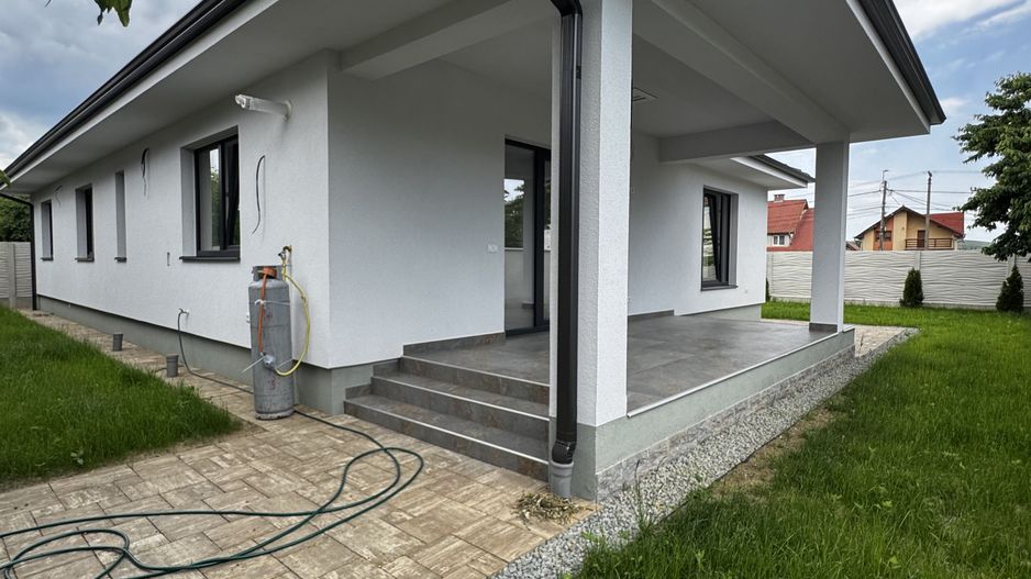Casa pe un nivel zona Cetate - Poză 3