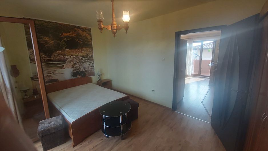 Apartament la casa/vila - Poză 4