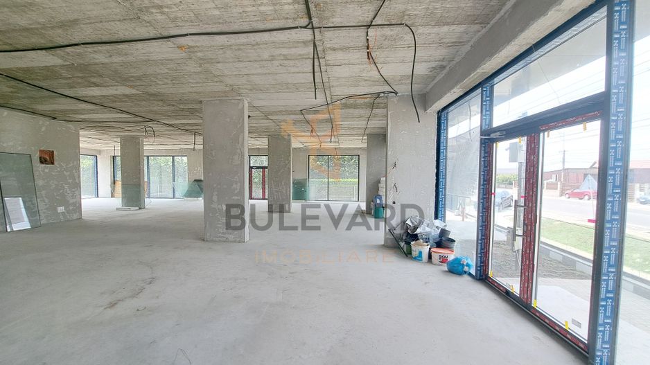 Cladire comerciala situata la drum intens circulat, 1365 mp utili + 20 parcari - Poză 15