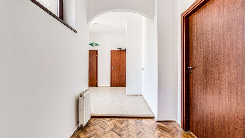 Preț redus! Apartament la casă, în centru - Poză 5