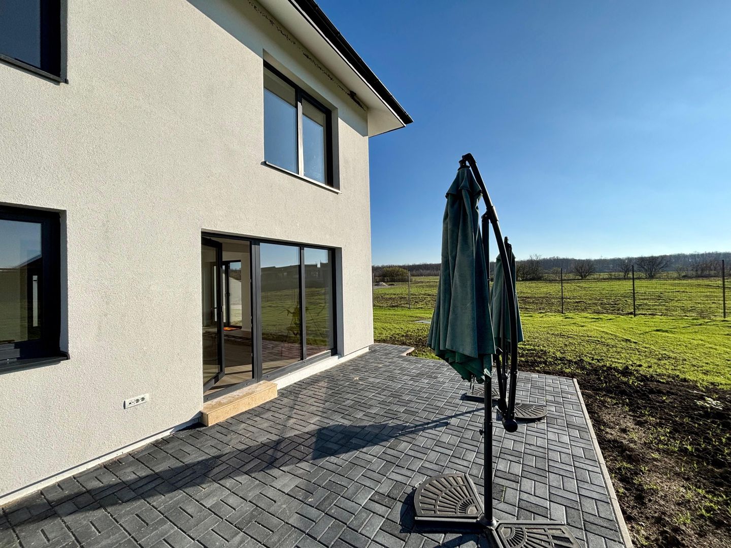 Vila pentru cei care vor spațiu, natură și acces rapid către București - Poză 5