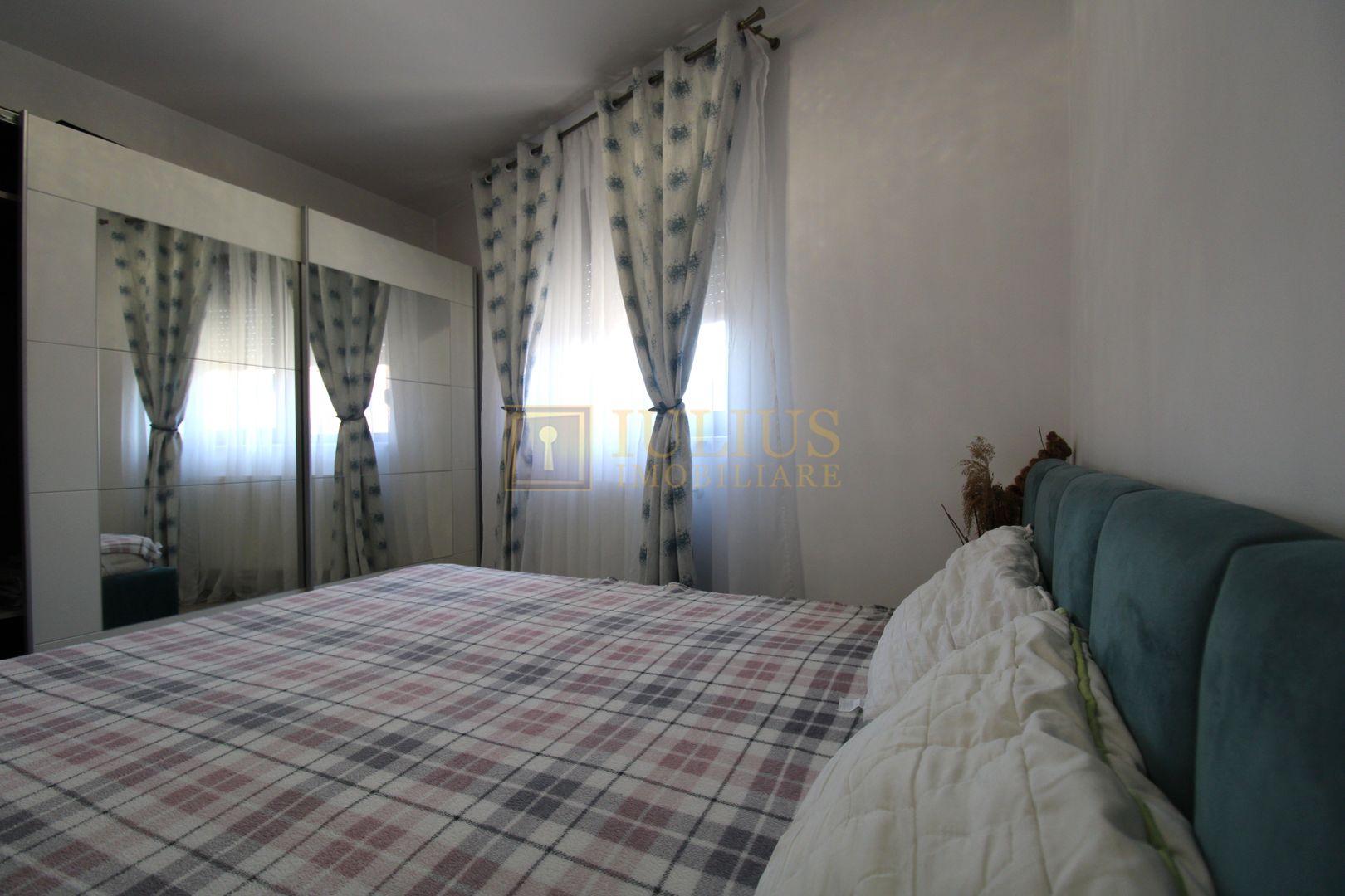 Exterior Sud; spatios, zona linistita. - Poză 11