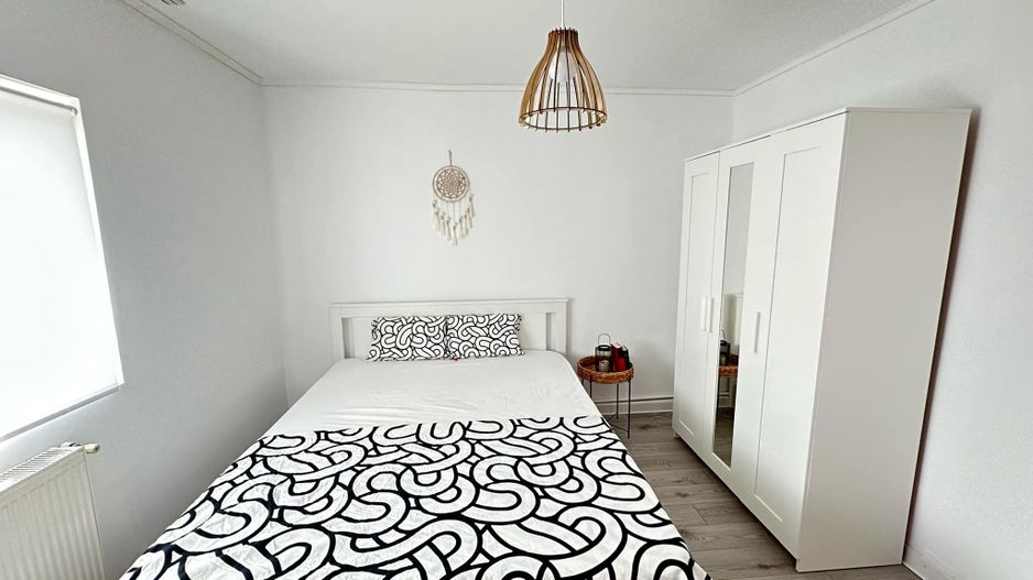 Închiriere apartament, proaspăt renovat și mobilat, Centru Buftea - Poză 3