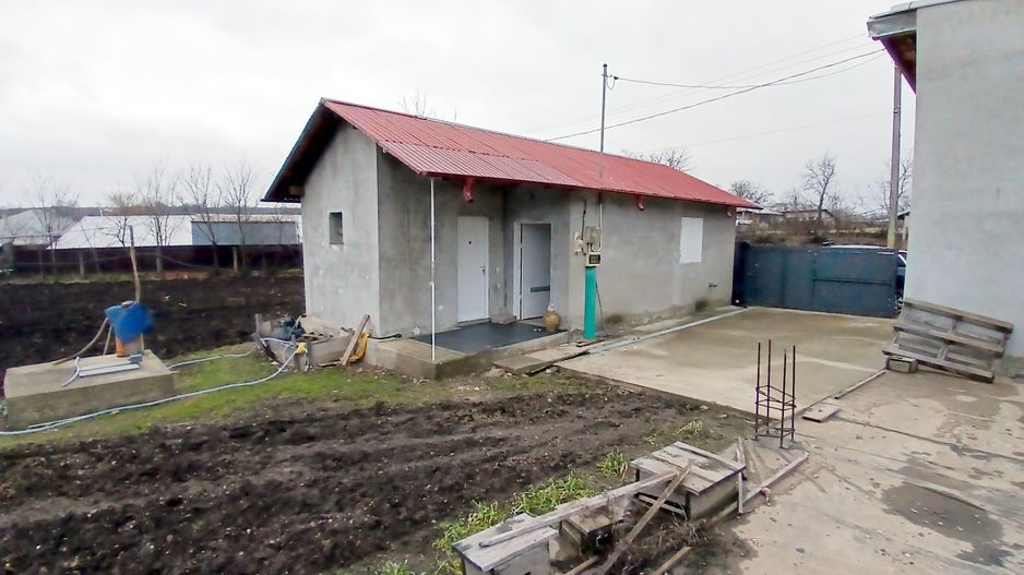 Hală, atelier și locuință, curte cu 900mp teren în Corod - Poză 5