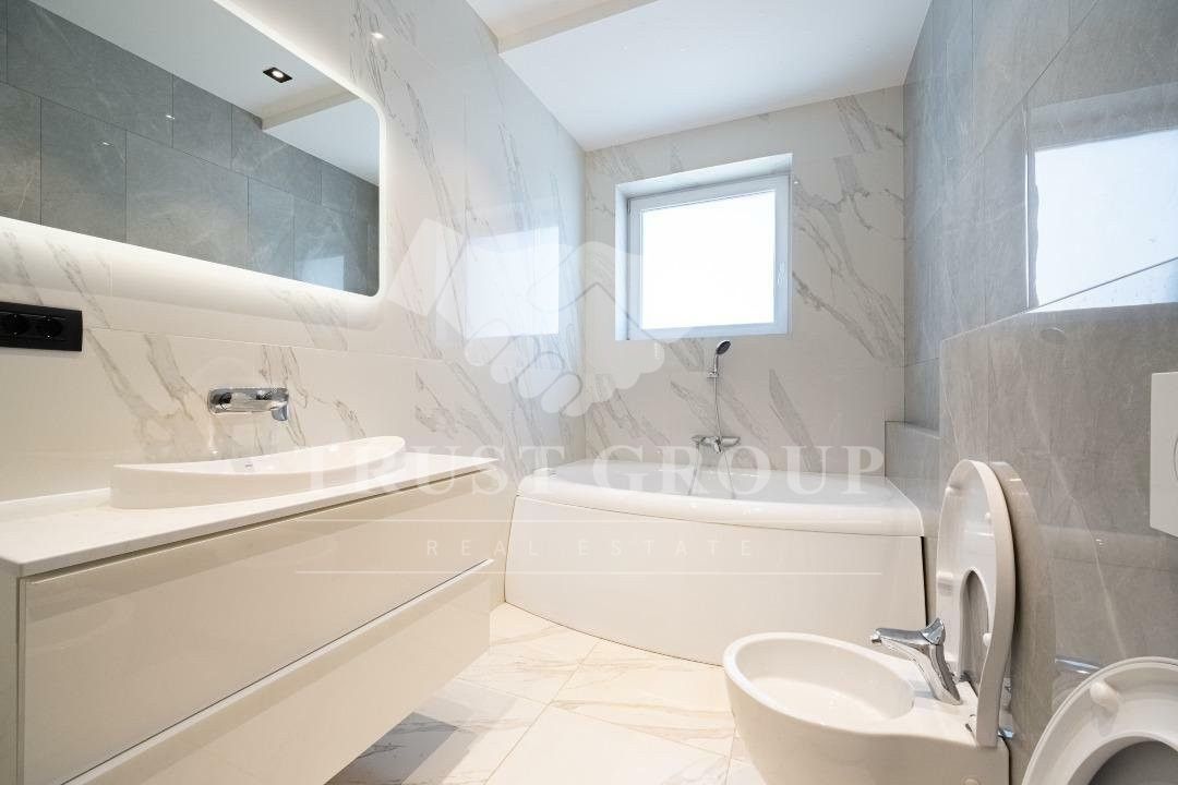 Penthouse de 263mp cu terasă de 165mp & vedere catre lacul Floreasca | 2 Garaje - Poză 22