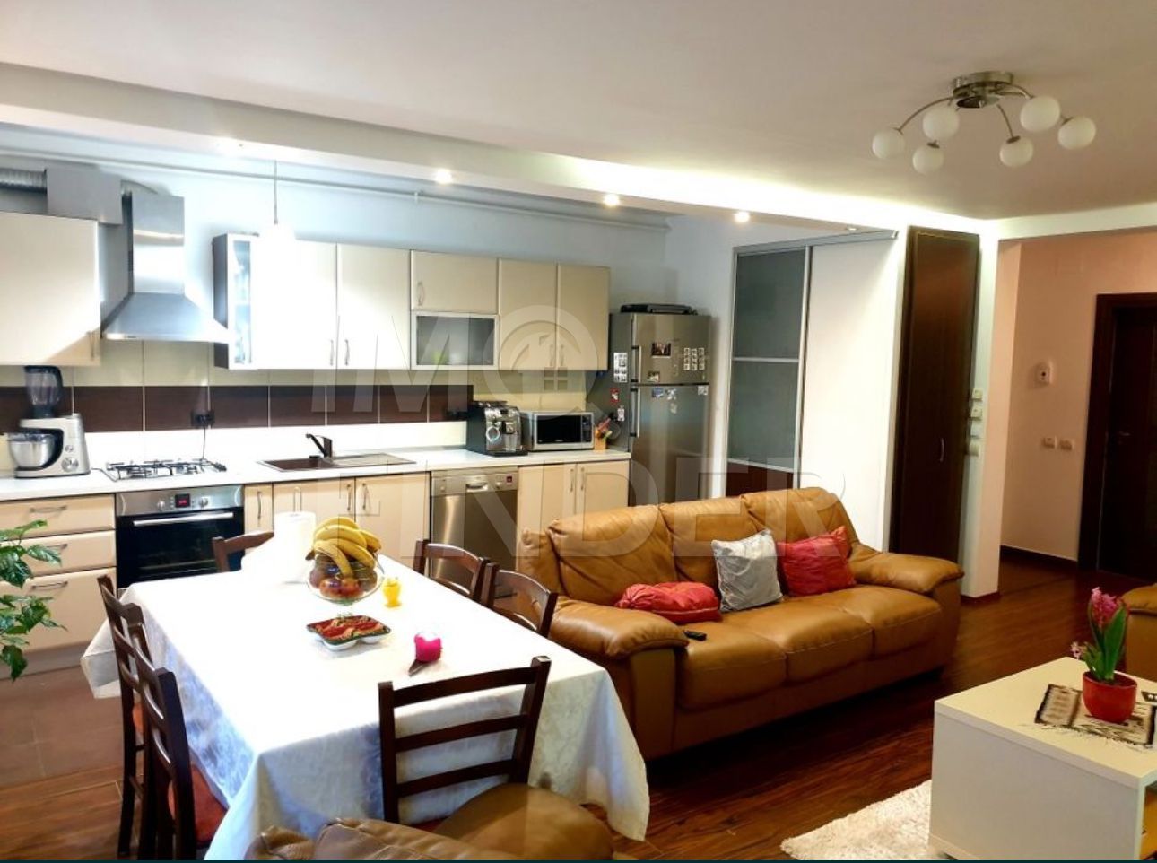 Inchiriere apartament 4 camere Buna Ziua - Poză 1