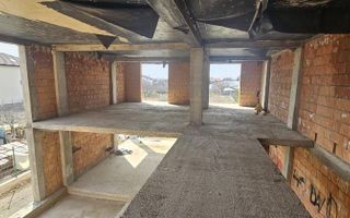 Vila la roșu  Strejnicu I SU 520 mp, teren 1.585 mp I - Poză 8
