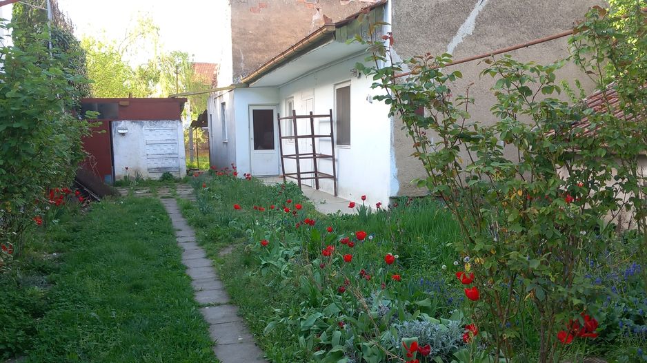 Ag BRASADAS vinde casa cu 2 cam teren 4.86 ari în zona SEMICENTRALA. - Poză 1
