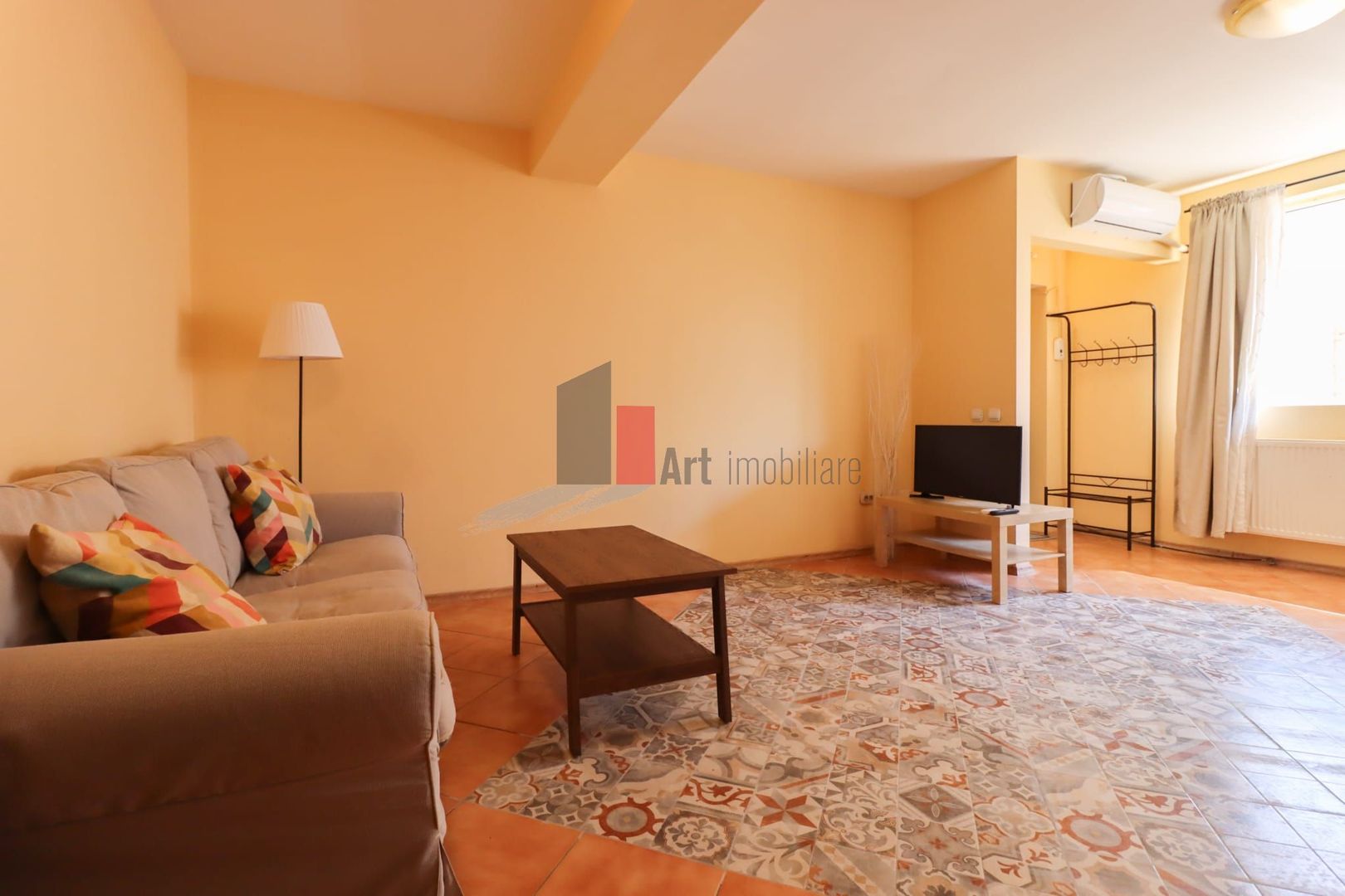 Apartamentul "QETO", bloc cu curte interioara, LIBER - Poză 6