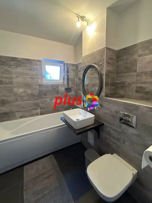 Apartament cu patru camere, zona Florilor/Craiter , 80 mp - Poză 4