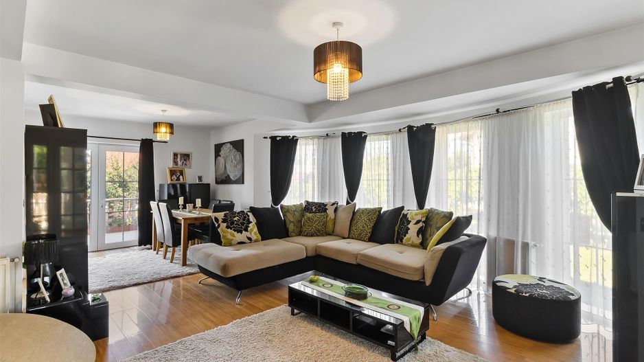 Vila / Casa superba cu 5 camere zona | 1032 mp teren |  Sanpetru Brasov - Poză 6