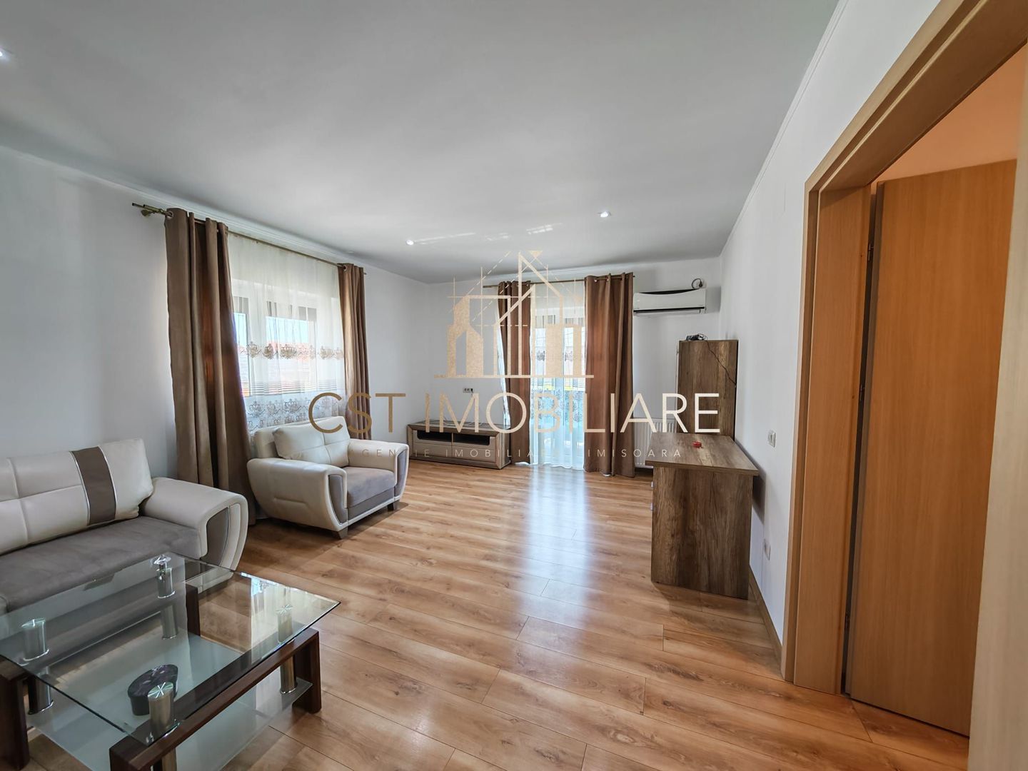 Apartament cu 2 camere / Etajul 1 / Decomandat - Poză 1