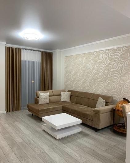 De inchiriat apartament 2 camere bloc Riviera faleza Dunării , 750 Euro - Poză 2
