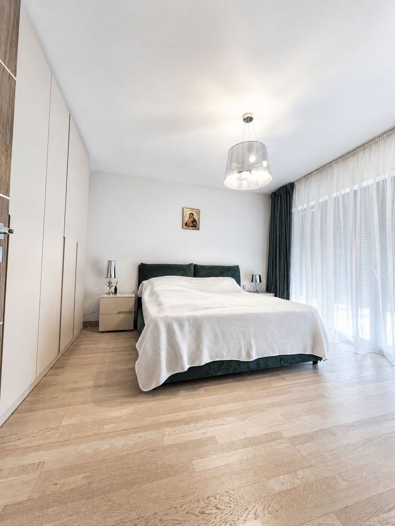 Vila cu 6 camere 4 bai, zona Spitalul Judetean, cu spa, garaj, beci - Poză 1