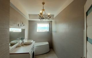Apartament tip penthouse luminos și spațios, lângă Aqua Park. - Poză 3