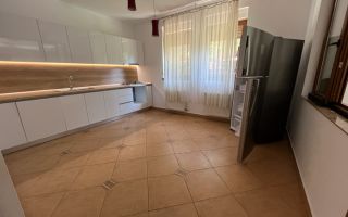 Vila spatioasa 6 dormitoare | gradina | Garaj - Poză 5