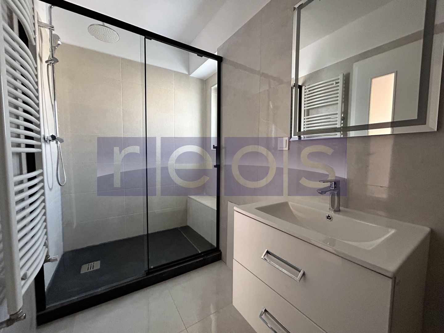 VANZARE TRIPLEX | PIATA VICTORIEI | 6 CAMERE |  244 mp UTILI | - Poză 9