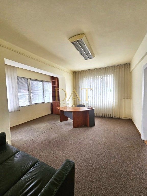 Vand apartament 2 camere 40 mp zona Piata Mihai Viteazul - Poză 1