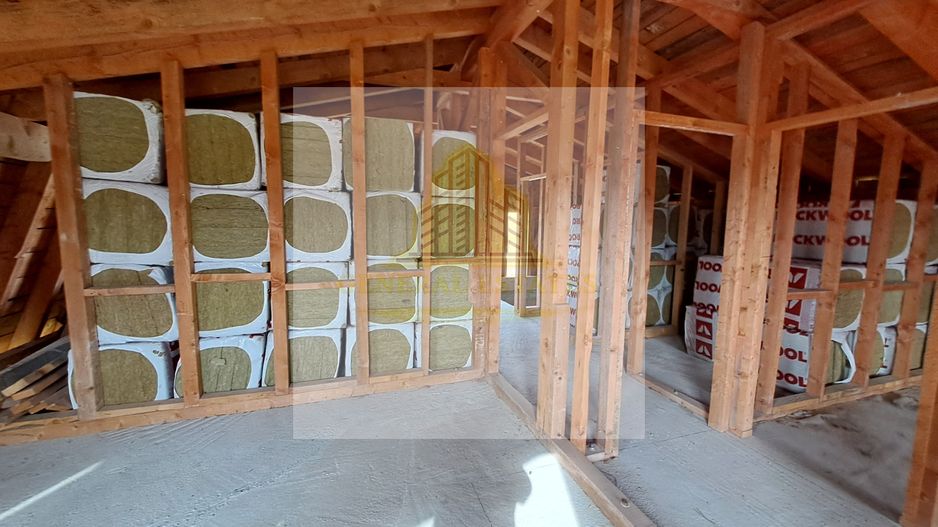 Casa moderna la rosu in Cristian - Poză 10