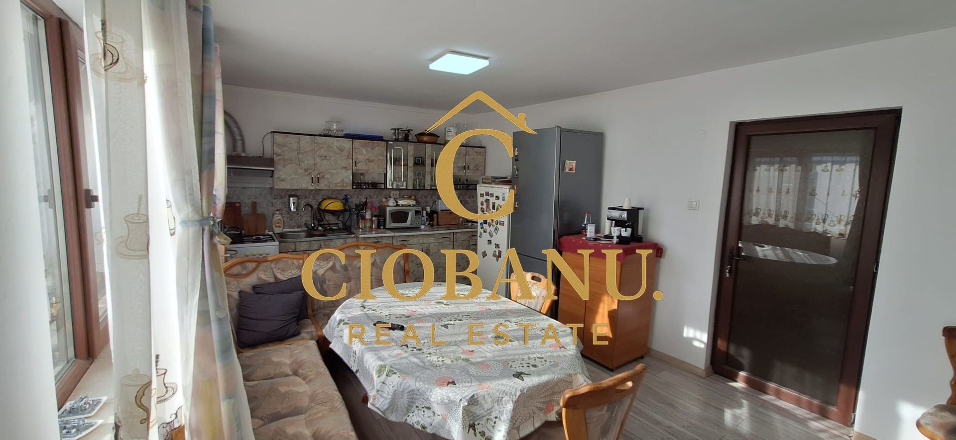 Casa de vanzare zona Campia Islaz - Poză 14