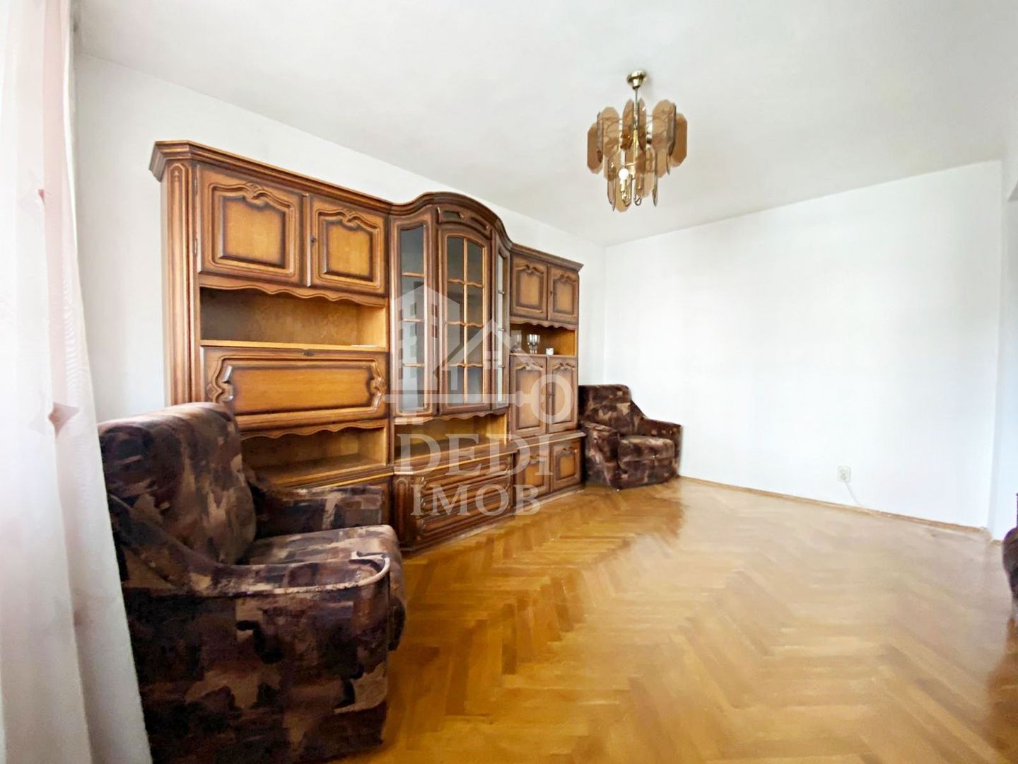 Apartament cu 3 camere de vanzare zona Bulevardul Dacia, Oradea - Poză 2