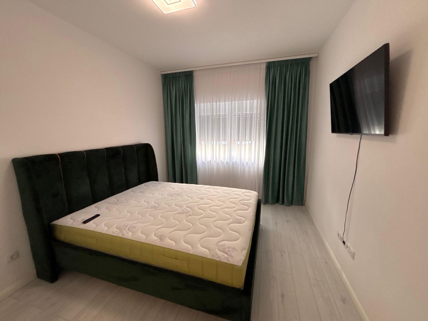 Apartament cu 3 camere si 2 locuri de parcare - Arhitectilor - Poză 1