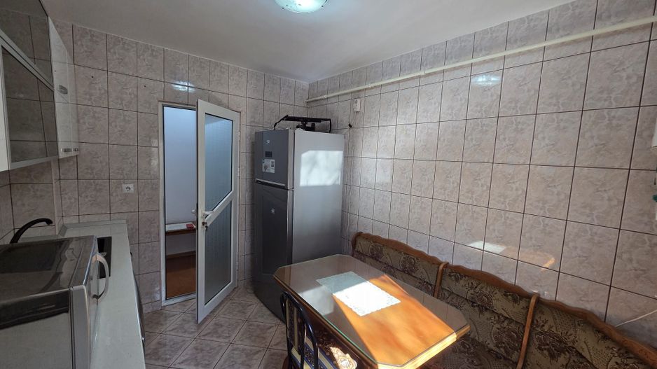 Apartament 2 camere, etaj 1, zonă excelenta - Poză 4