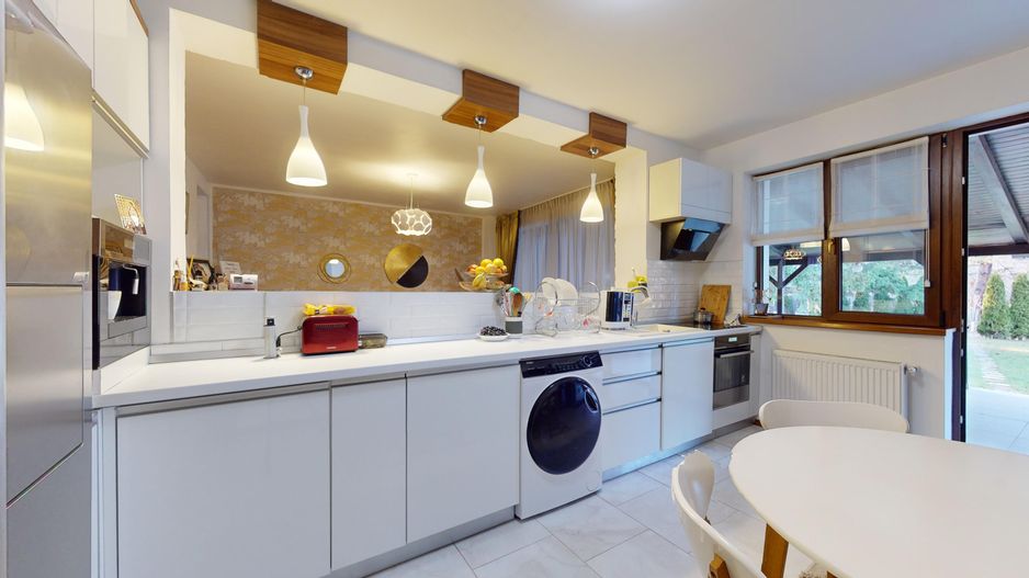 Casa cu stil,in mijlocul naturii Brasov-Bunloc - Poză 1