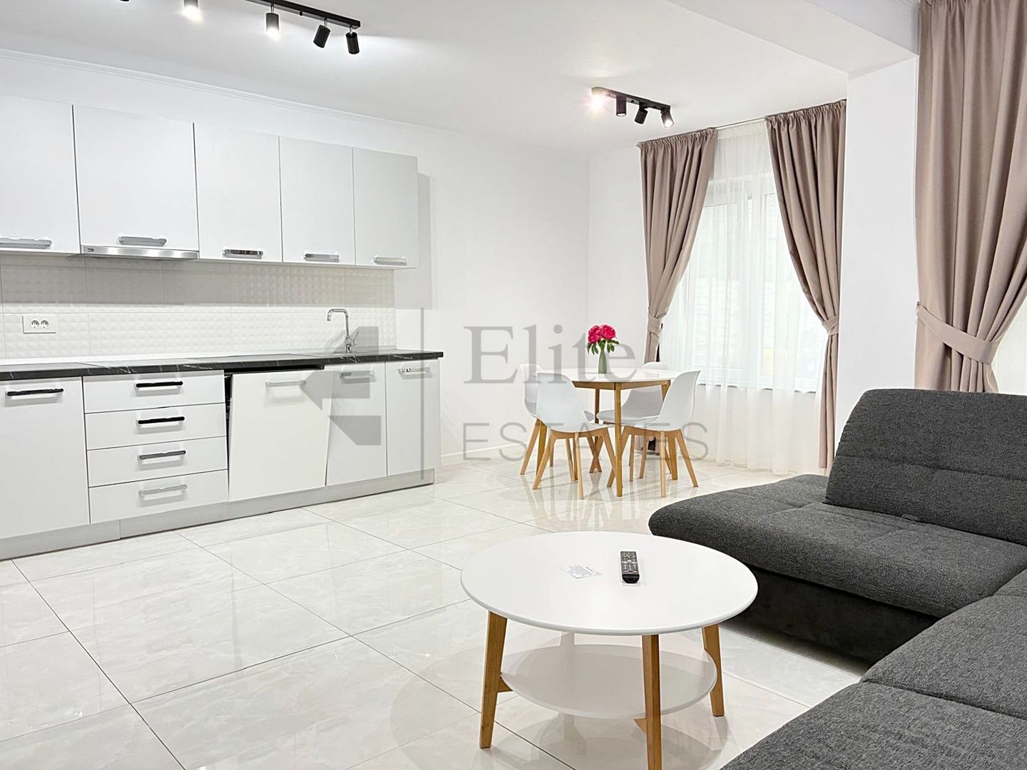 Casa premium cu 4 camere in Cartierul Grigorescu din Oradea - Poză 20