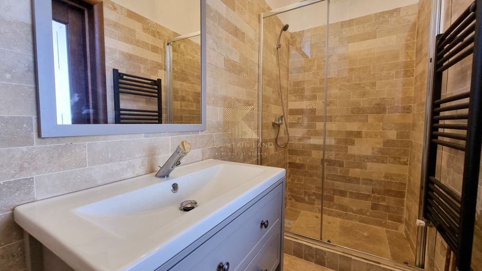 Casă individuală complet renovată, situată în centrul istoric al Brașo - Poză 17