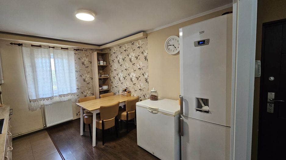 APARTAMENT 3 CAMERE LIPOVEI - Poză 2