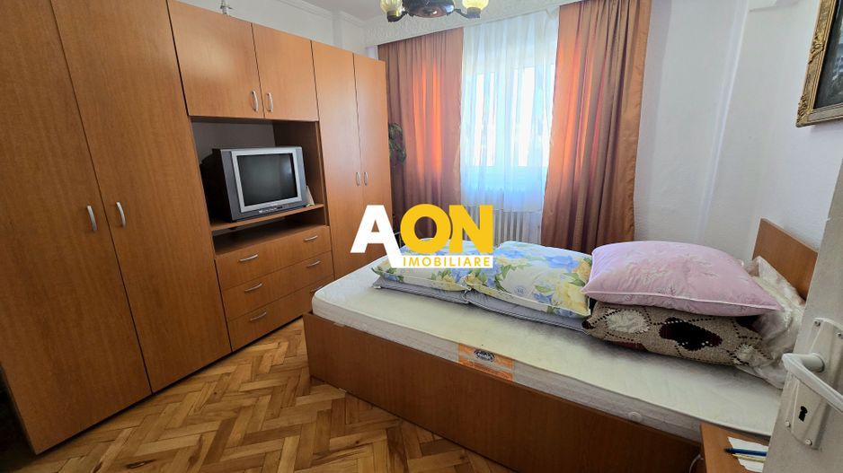 Apartament 3 Camere, 2 Bai, 2 Balcoane, Zona Cetate - Poză 5