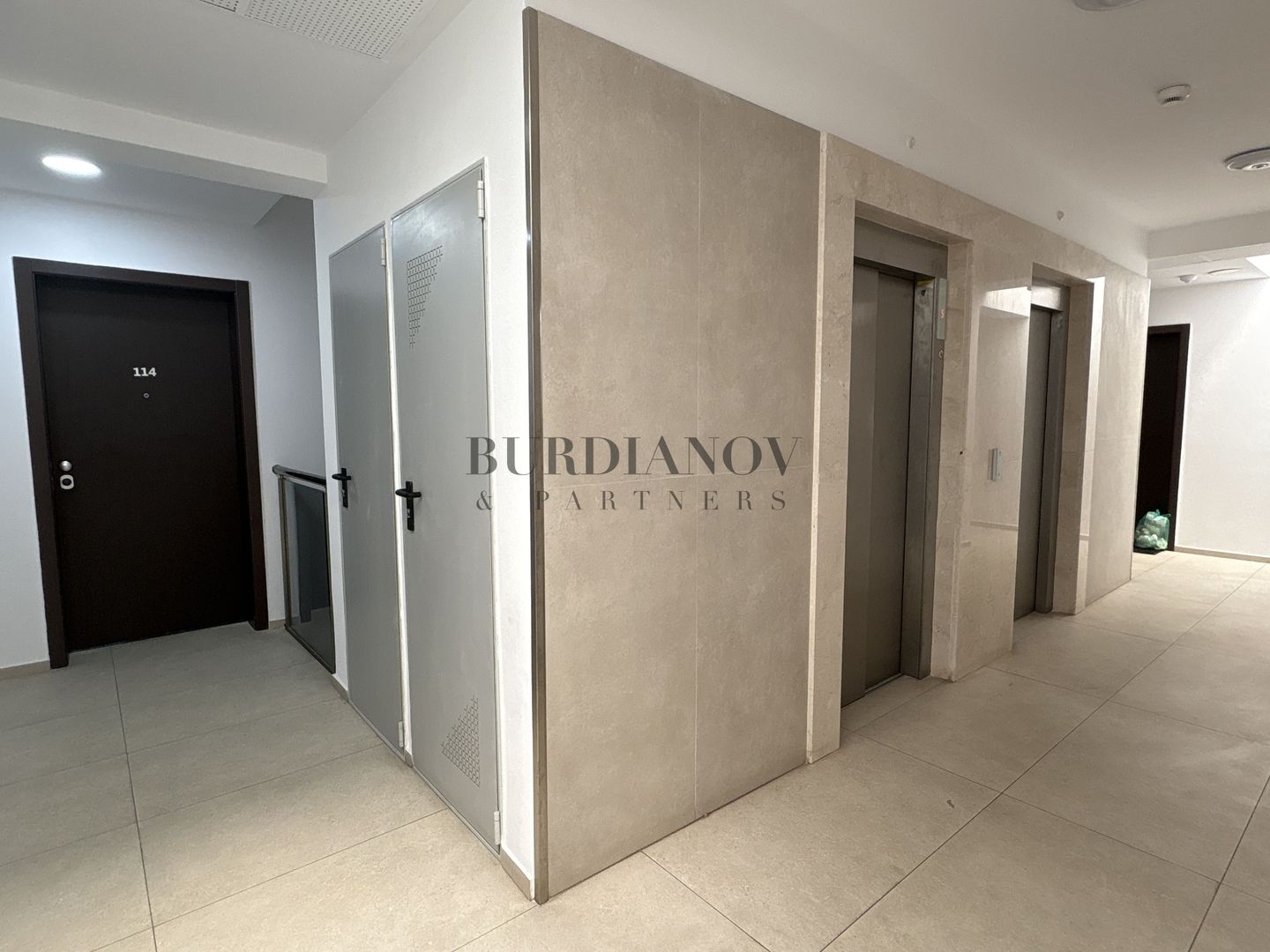 Apartament cu 3 camere 2 băi de închiriat Prelungirea Ghencea - Poză 18